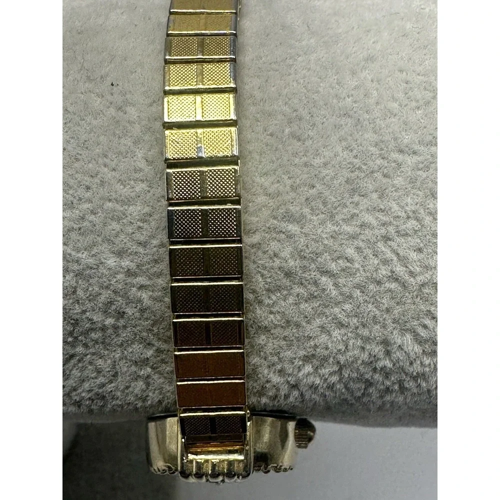 Galaxie By Elgin W132 New Battery Ladies Watch 18MM 5.5